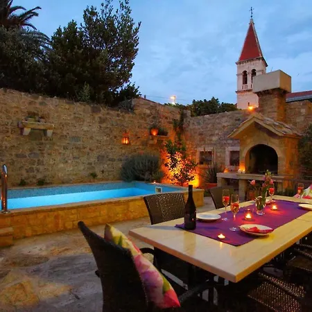 Old Stone In Historic Center With Heated Pool Villa Makarska