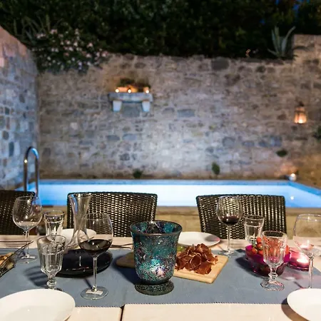 Villa Old Stone In Historic Center With Heated Pool