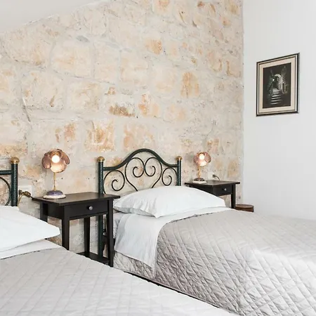 Old Stone In Historic Center With Heated Pool Villa Makarska