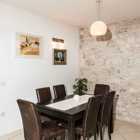 Old Stone In Historic Center With Heated Pool Villa Makarska