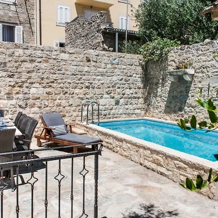Villa Old Stone In Historic Center With Heated Pool Makarska