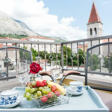 Old Stone In Historic Center With Heated Pool