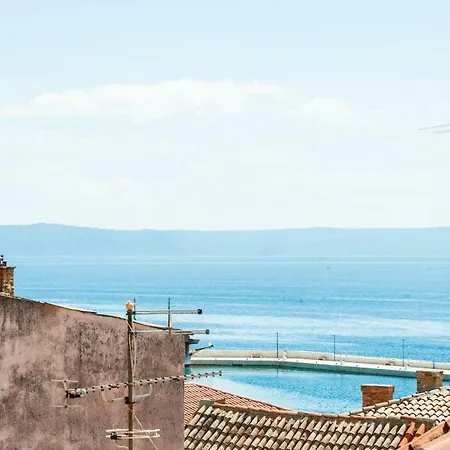 Old Stone In Historic Center With Heated Pool Makarska